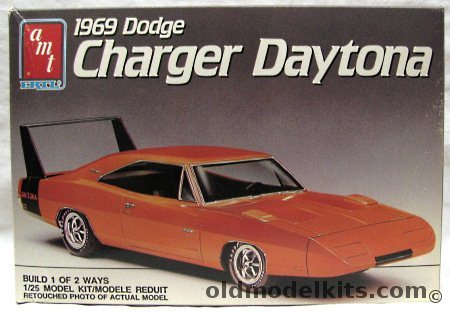 AMT 1/25 1969 Dodge Daytona Charger - 2 in 1 Kit, 6278 plastic model kit